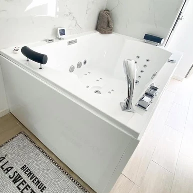 Baignoire balnéo